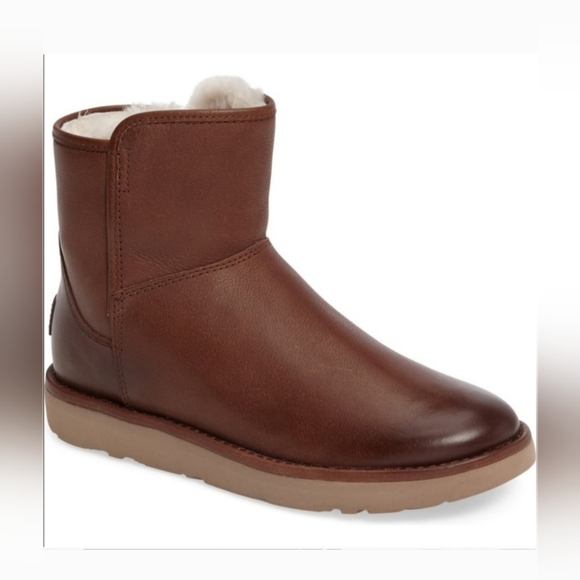 UGG Abree Mini Leather Boot - Picture 1 of 9